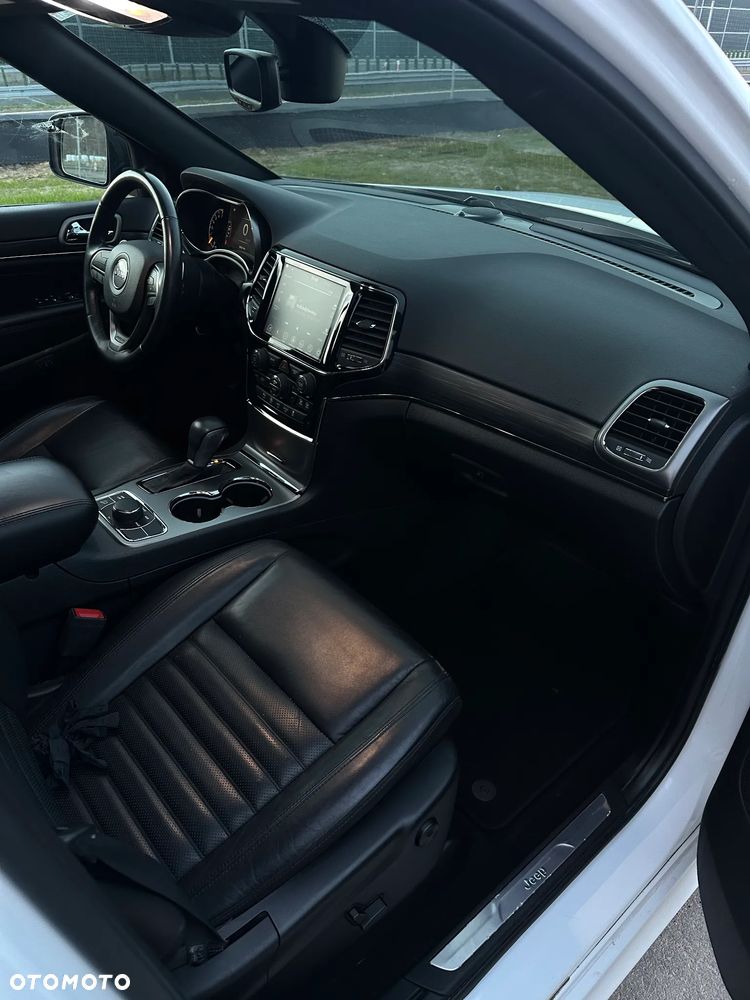 Jeep Grand Cherokee - 10