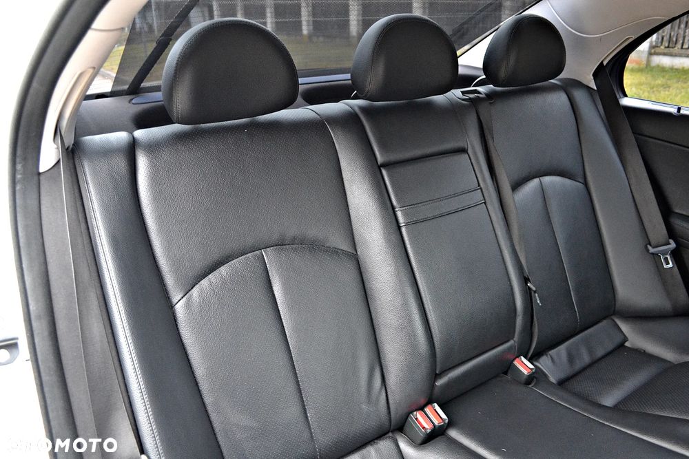 Mercedes-Benz Klasa E 200 Kompressor Automatik Elegance - 29