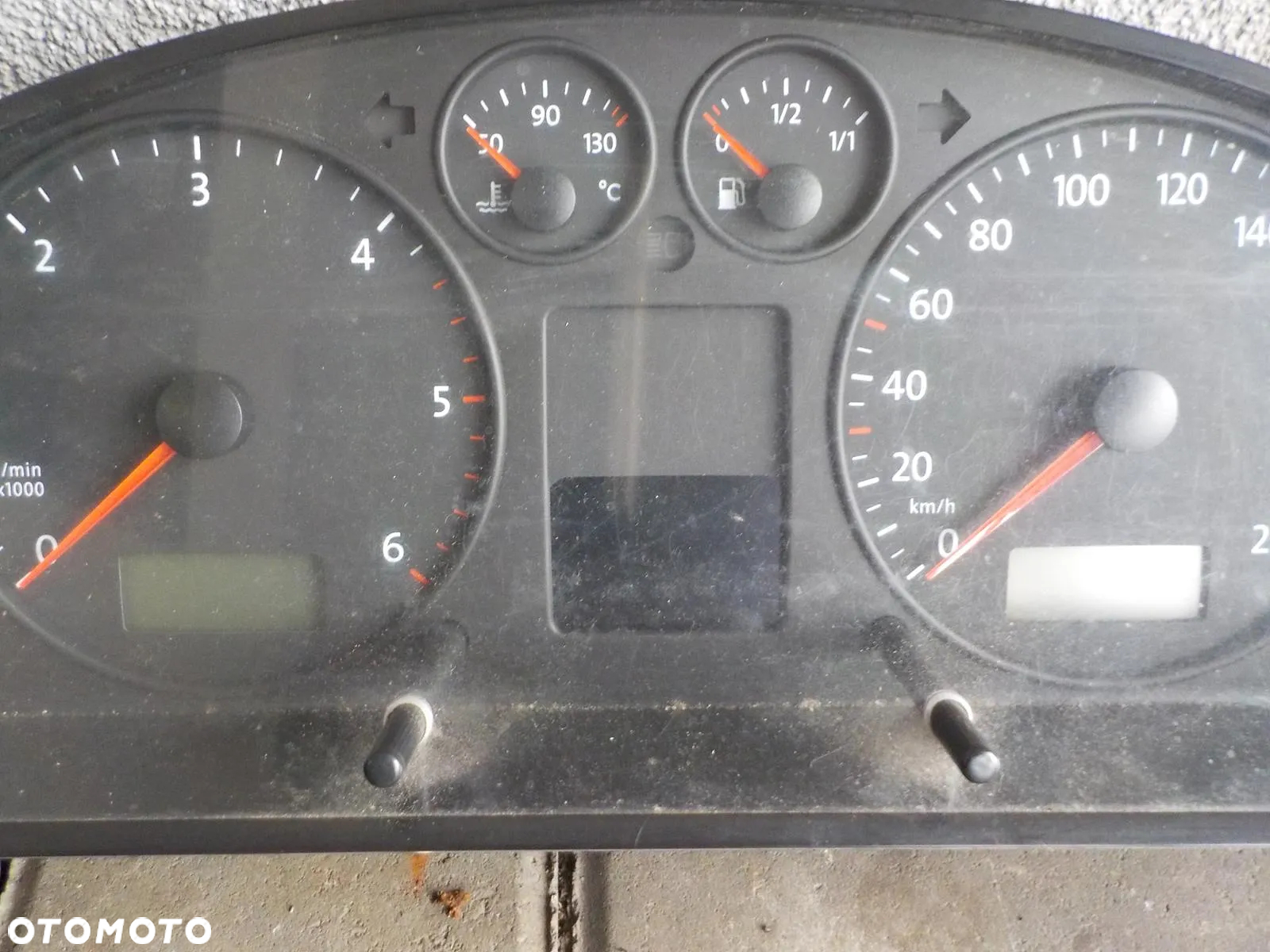 VW T5 LICZNIK ZEGARY 1/2 FIS 7H0920861E - 2