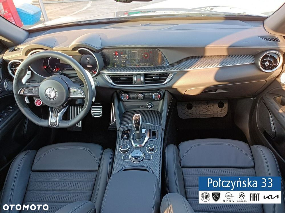 Alfa Romeo Stelvio - 11