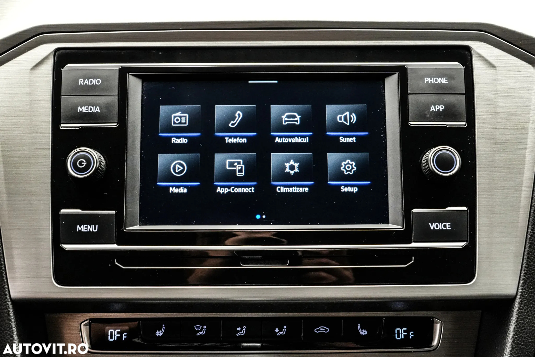 Volkswagen Passat 2.0 TDI DSG Comfortline - 24