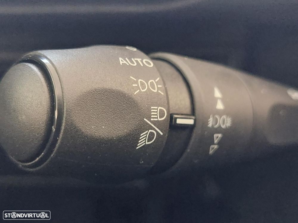 Peugeot 3008 1.5 BlueHDi Active - 29