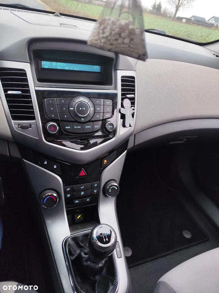 Chevrolet Cruze 1.6 LT - 9