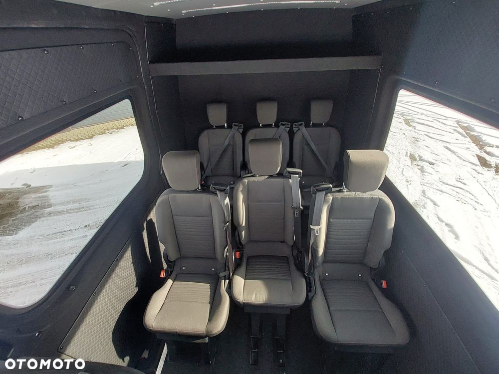 Mercedes-Benz Sprinter - 11