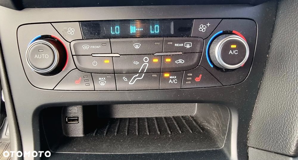 Ford Focus 2.0 TDCi DPF Start-Stopp-System Titanium - 22