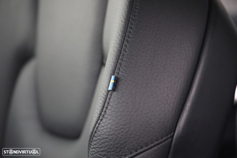 Volvo XC 60 2.0 T6 PHEV Inscription AWD - 11