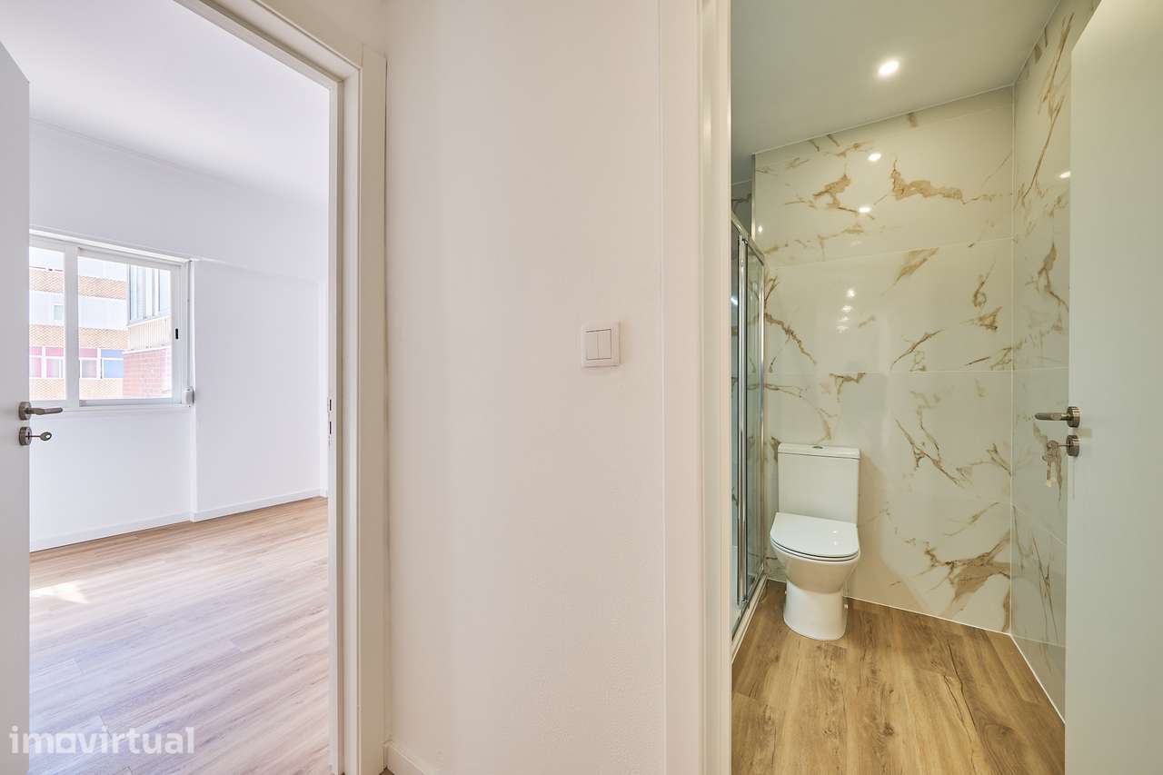 T2 totalmente Remodelado-Centro da Torre Marinha - Grande imagem: 4/20