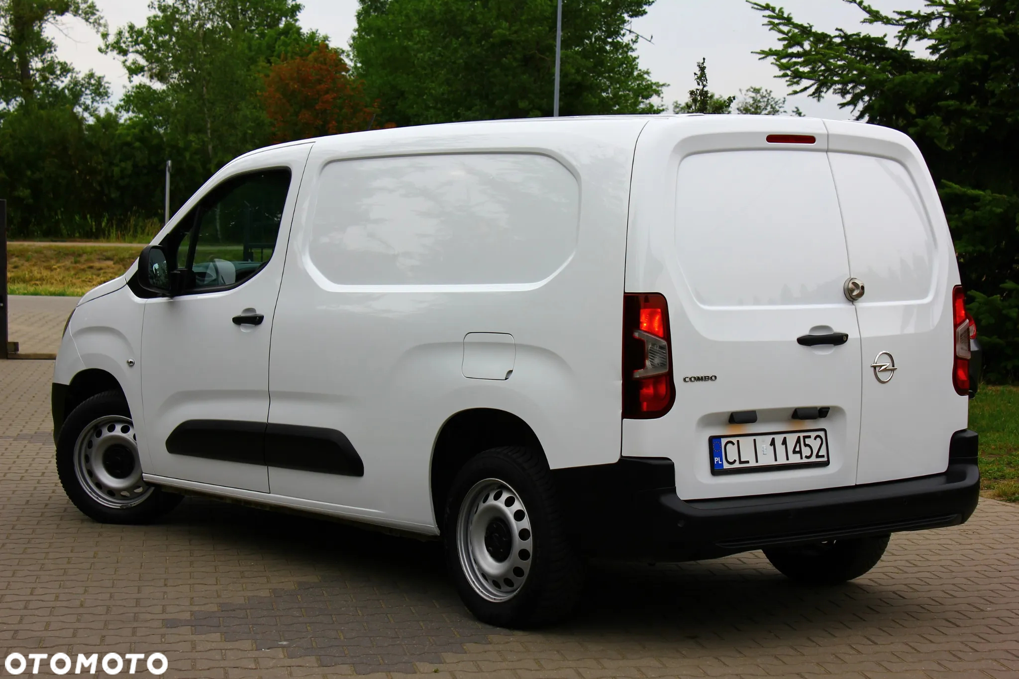 Opel Combo 1.5 CDTI 102KM LONG L2 3 OSOBOWY  NAVIGACJA KAMERA COFANIA CLIMATRONIC DWUSTREFOWY - 6