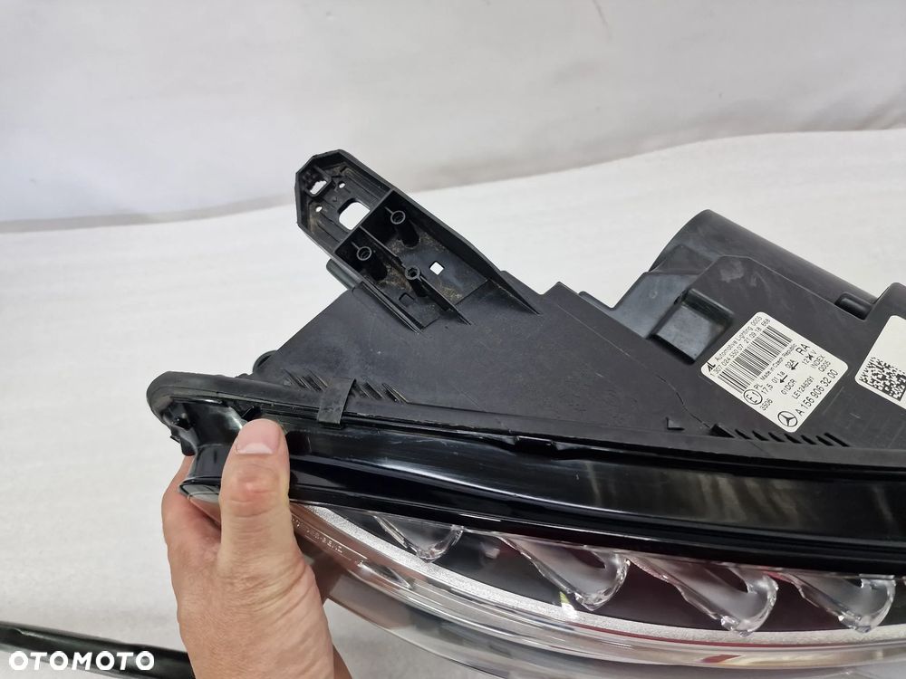 MERCEDES GLA W156 ŁADNA PRAWA LAMPA PRZEDNIA PRZÓD BI-XENON + USZCZELKA ( RAMKA ) , NR A1569063200 , NR AUKCJI LA598 - 9