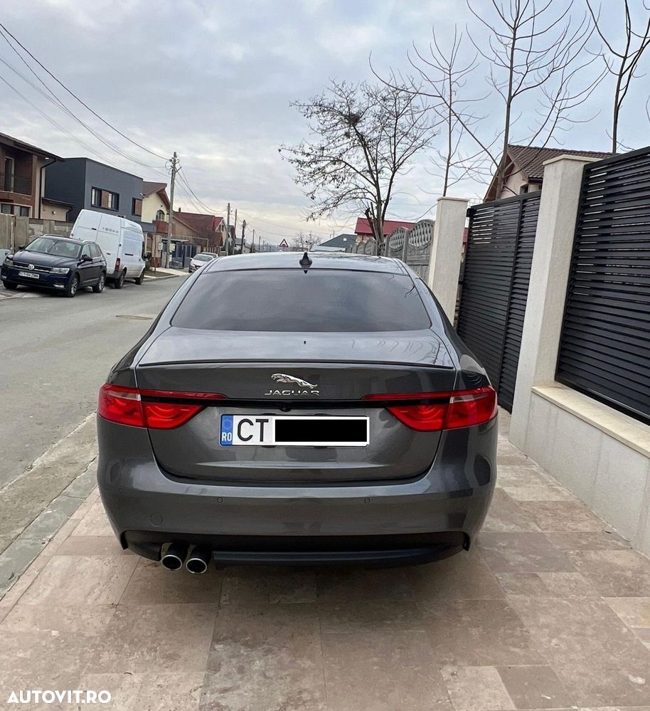 Jaguar XF 20d RWD R-Sport - 2