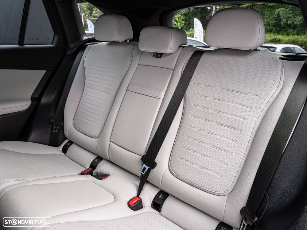 Mercedes-Benz GLC 300 e 4Matic - 23