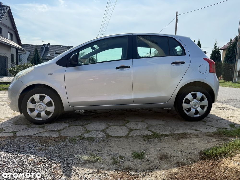 Toyota Yaris - 7