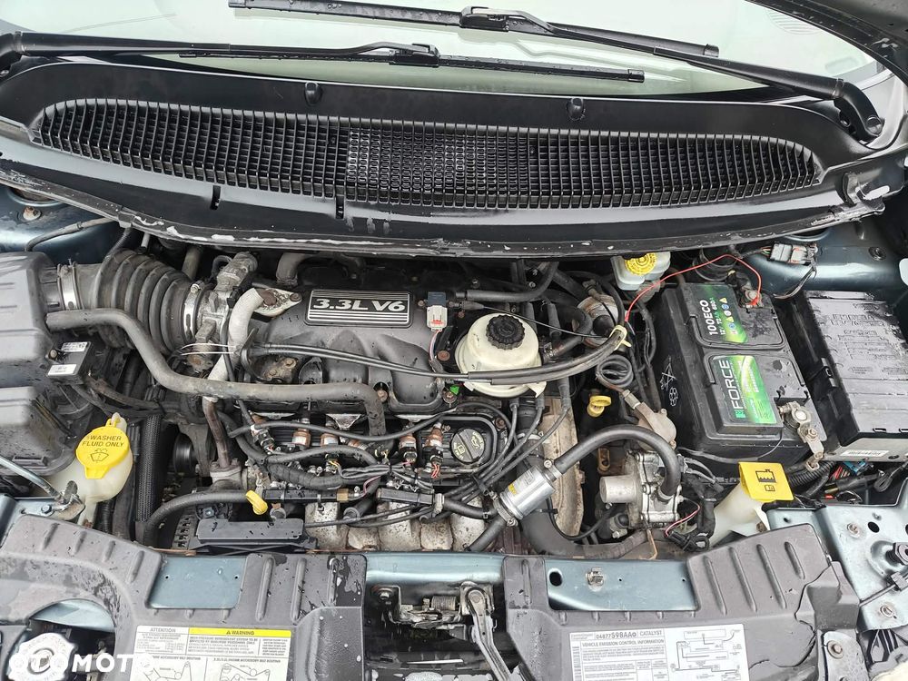 Chrysler Town & Country - 8