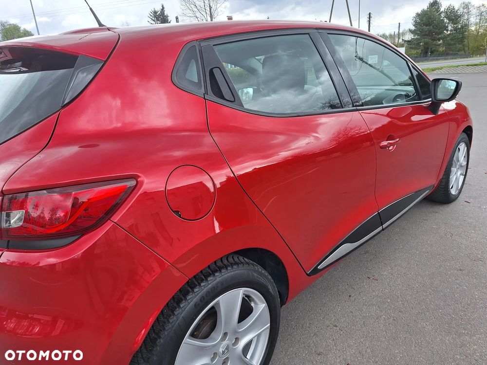 Renault Clio TCe 90 Paris - 12