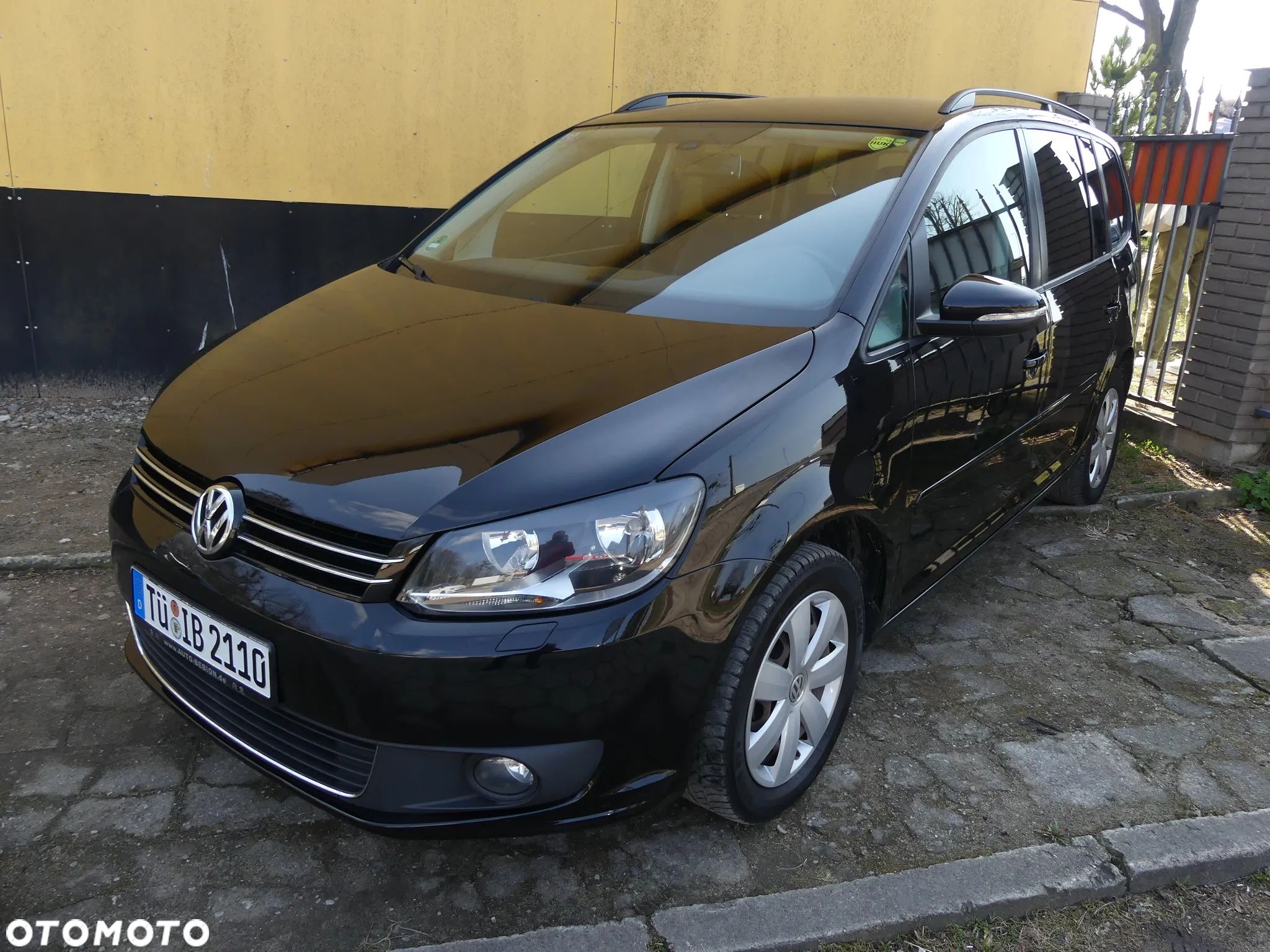 Volkswagen Touran 1.6 TDI DPF BlueMot Comfortline - 1