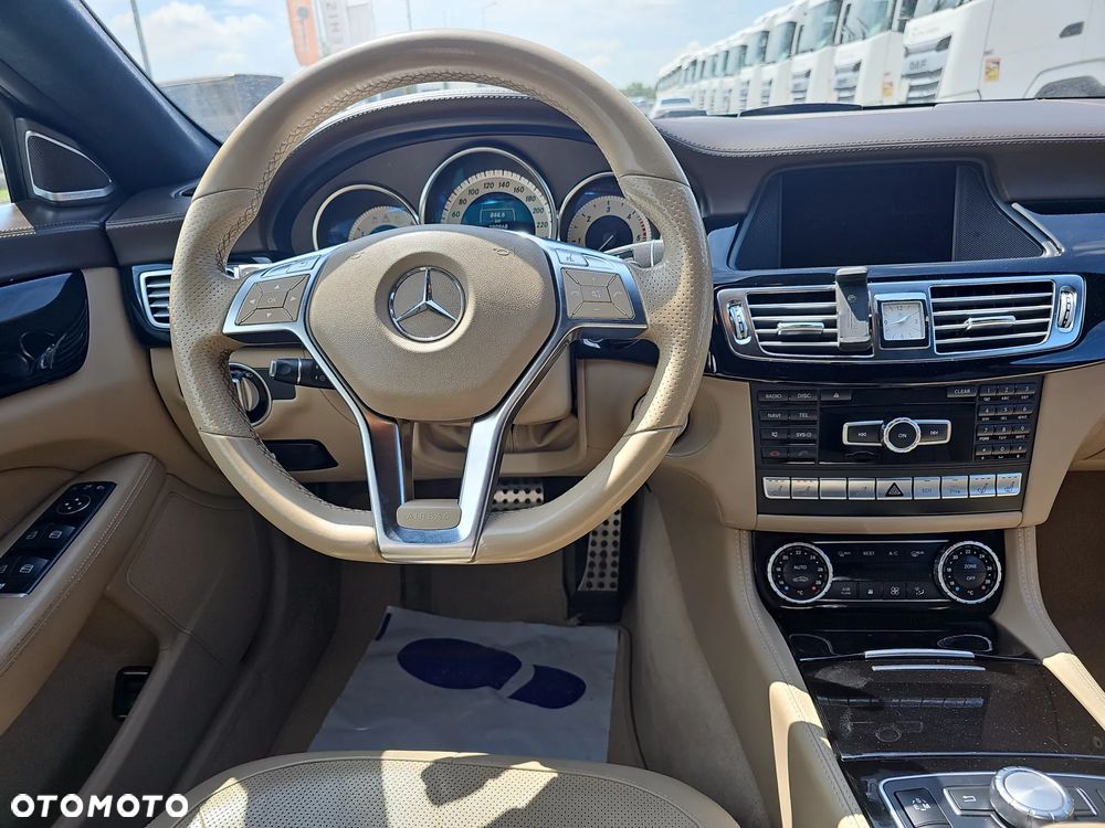 Mercedes-Benz CLS - 12