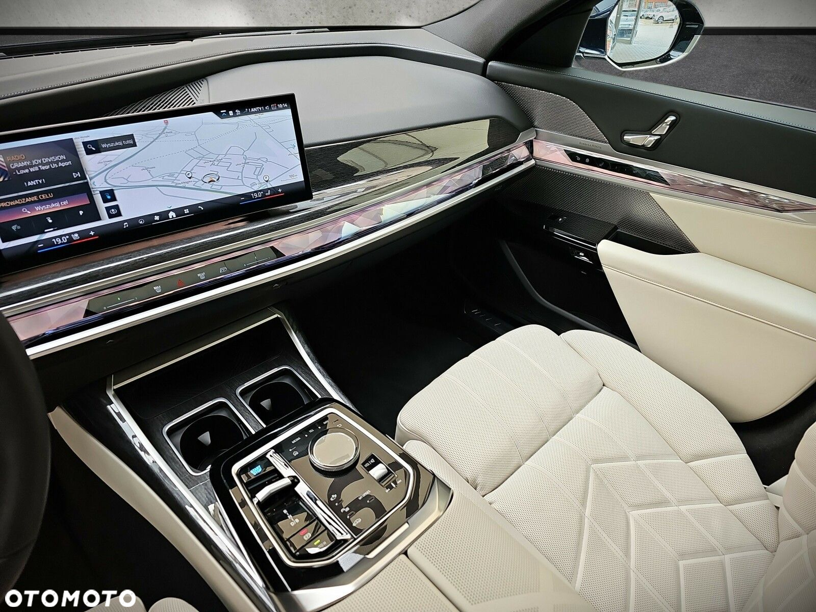 BMW i7 - 13