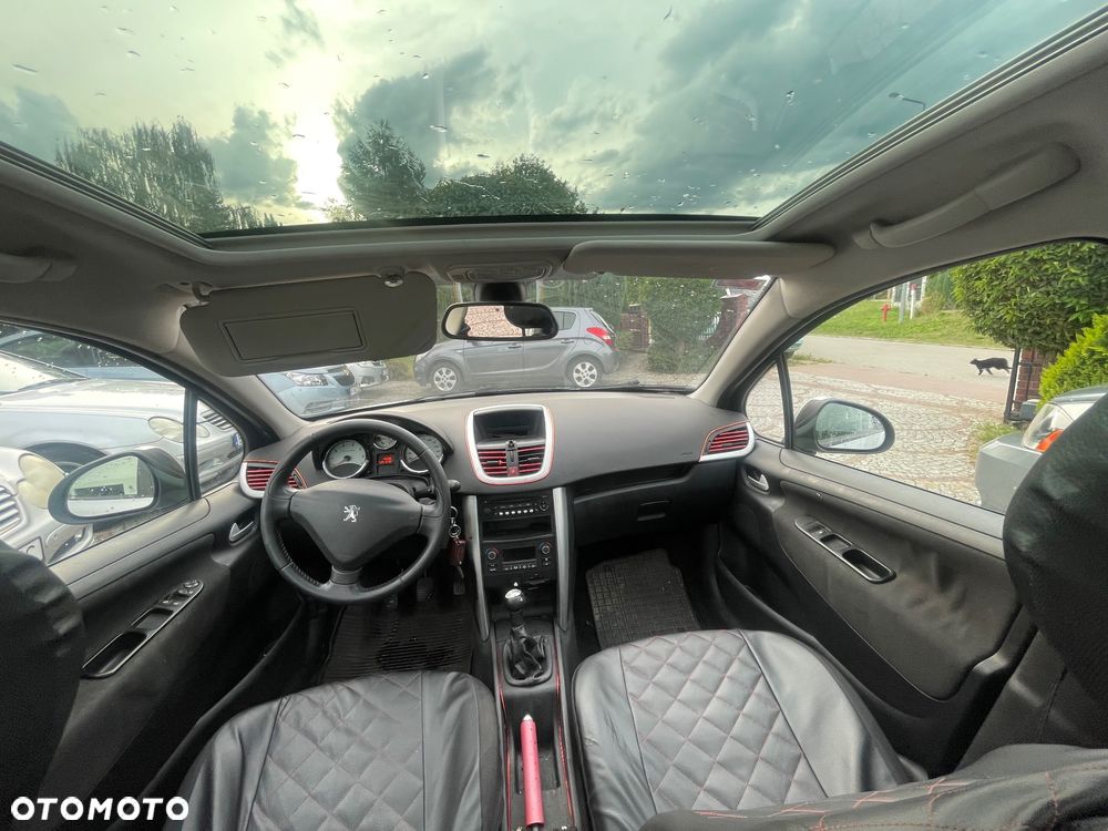 Peugeot 207 1.4 16V Trendy - 16