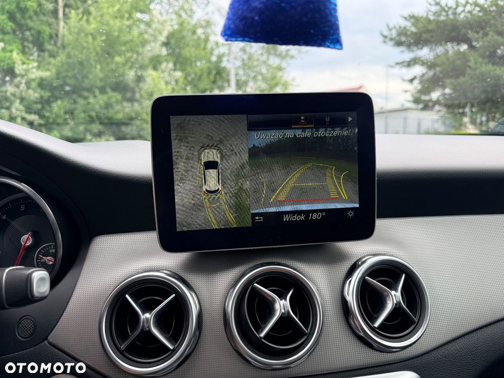 Mercedes-Benz GLA 200 7G-DCT Urban - 3