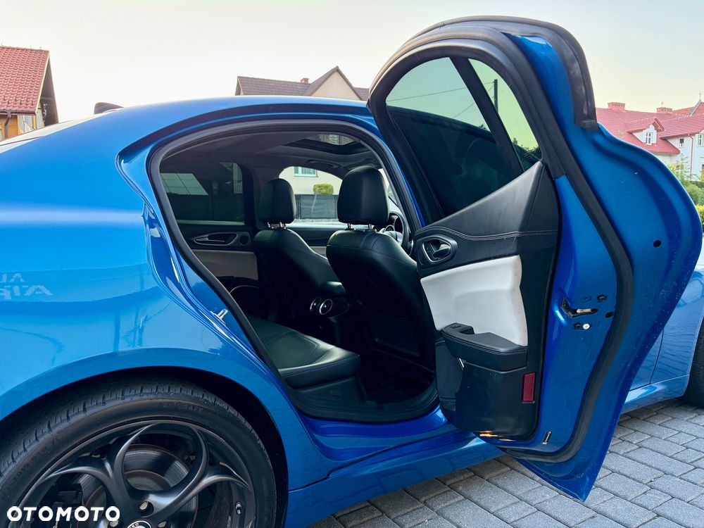 Alfa Romeo Giulia 2.0 Turbo 16V AT8 Veloce - 26