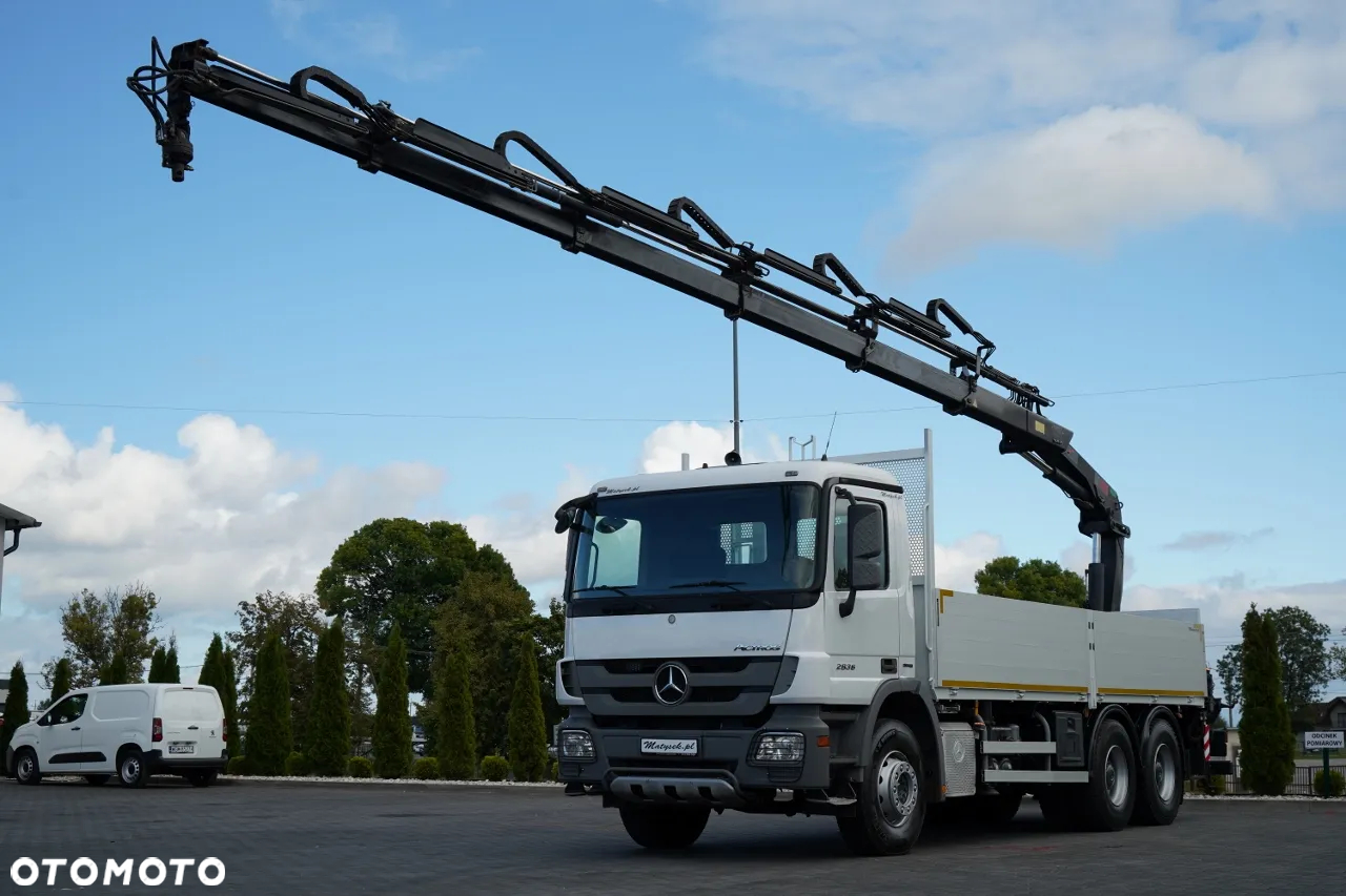 Mercedes-Benz ACTROS 2636 / 6x4 / SKRZYNIOWY 6,5 M + HDS HIAB / MOCNA PODŁOGA / STEROWANIE RADIOWE / ROTATOR / SPROWADZONY - 2