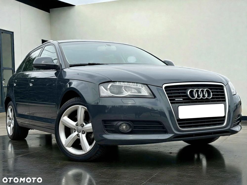 Audi A3 Sportback - 1