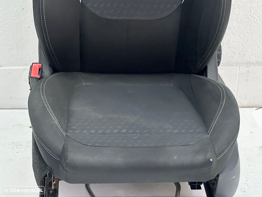 Conjunto Bancos - Ford Fiesta VII (2018) - 9