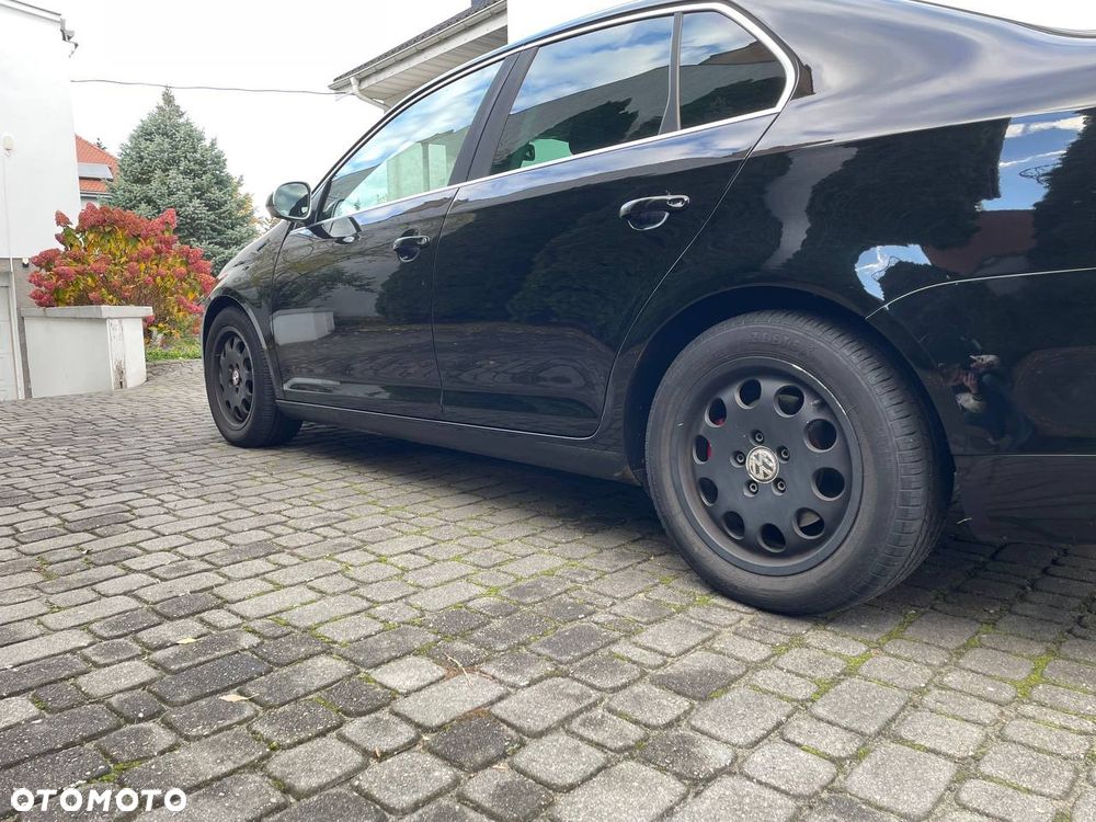 Volkswagen Jetta 2.0 TDI DPF Sportline - 6