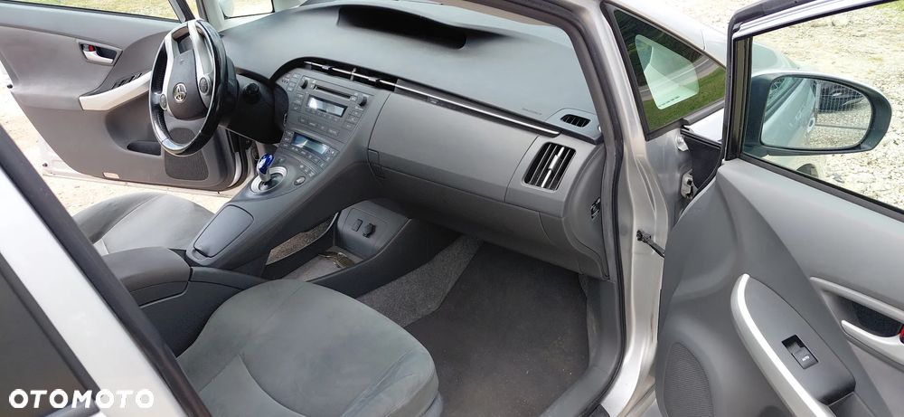 Toyota Prius 1.8 HSD Prestige - 12