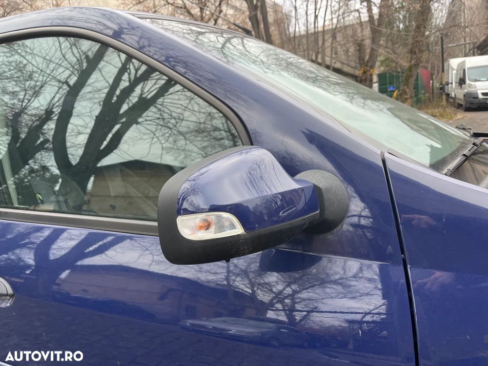 Dezmembrez Dacia Logan 1 2007 albastru 1,4 MPI OV61H - 8