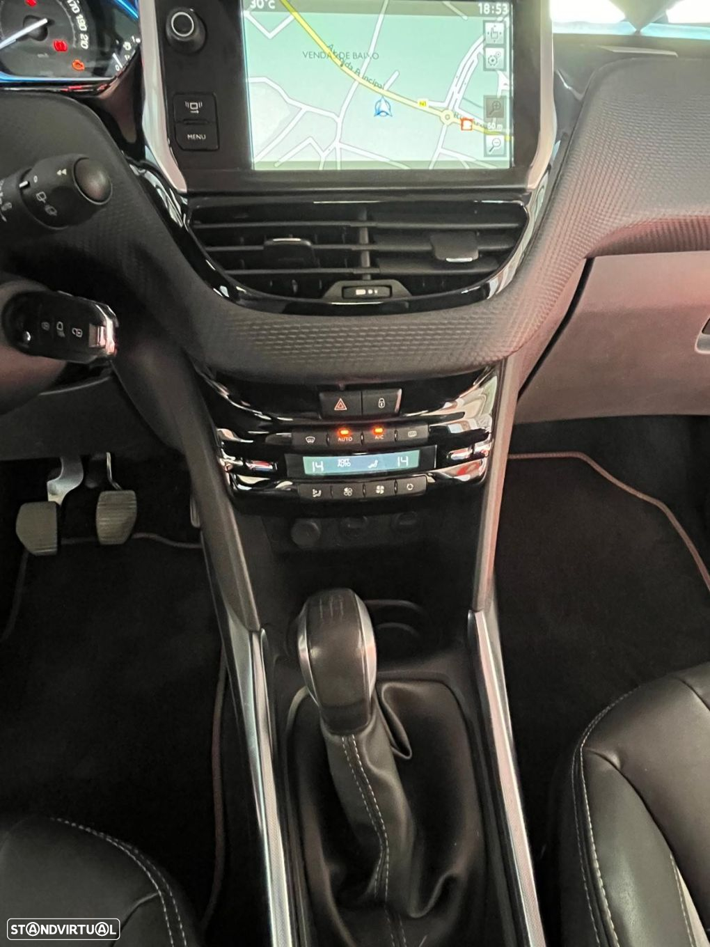 Peugeot 2008 1.2 PureTech Allure - 17