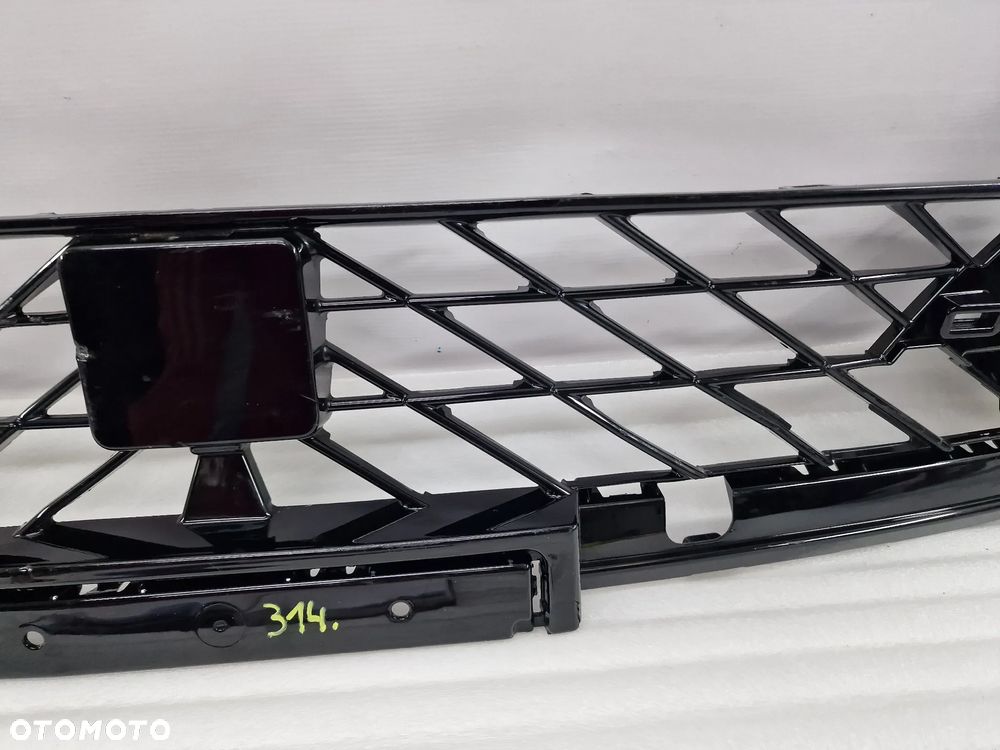 CUPRA FORMENTOR 5FF 19- KRATKA ŚRODKOWA ZDERZAKA PRZEDNIEGO PRZÓD , NR 5FF853667A , NR AUKCJI KR314 - 7