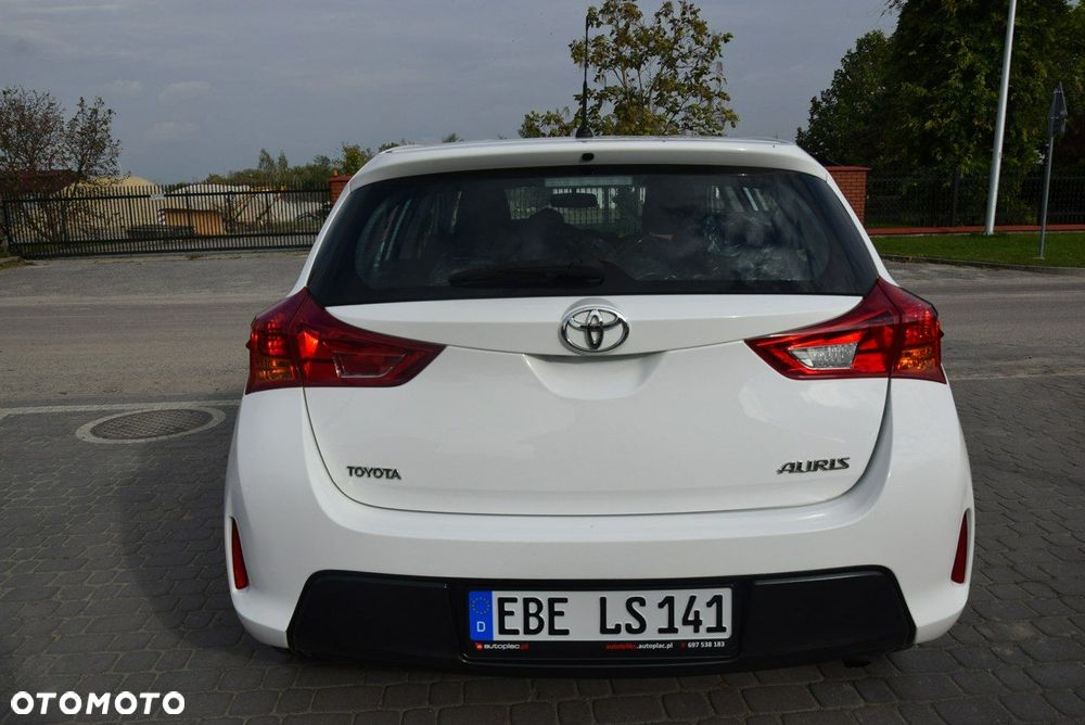 Toyota Auris - 13