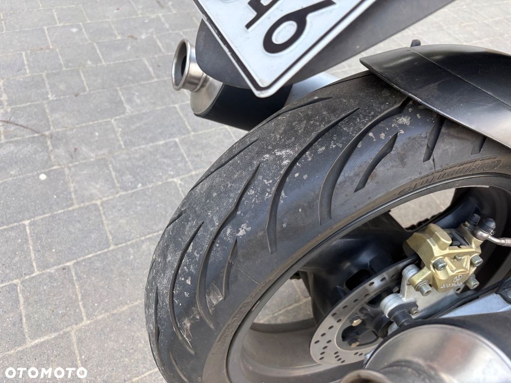 Ducati Monster - 11