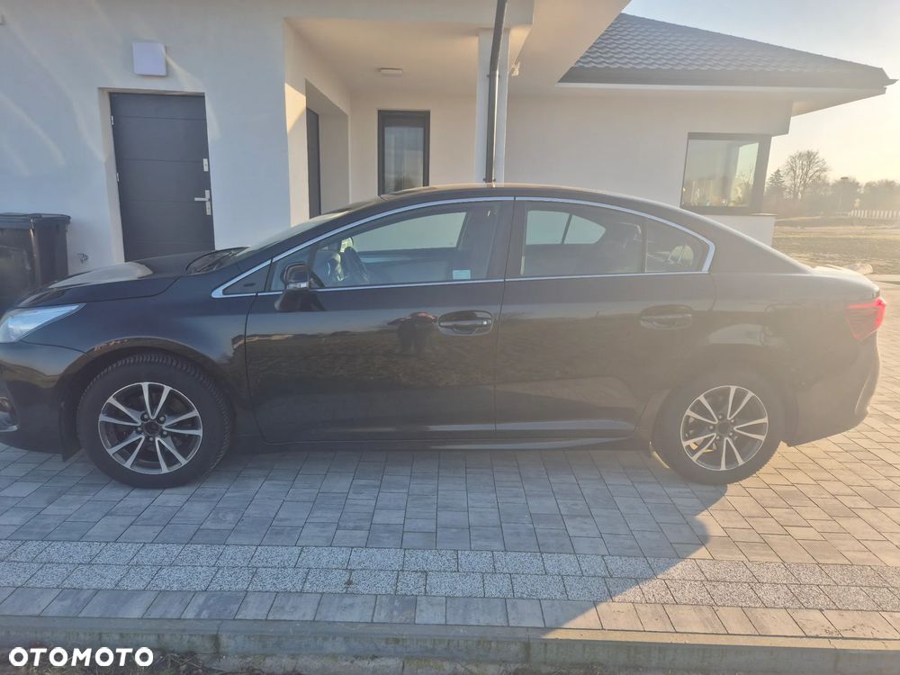 Toyota Avensis 1.8 Premium - 3