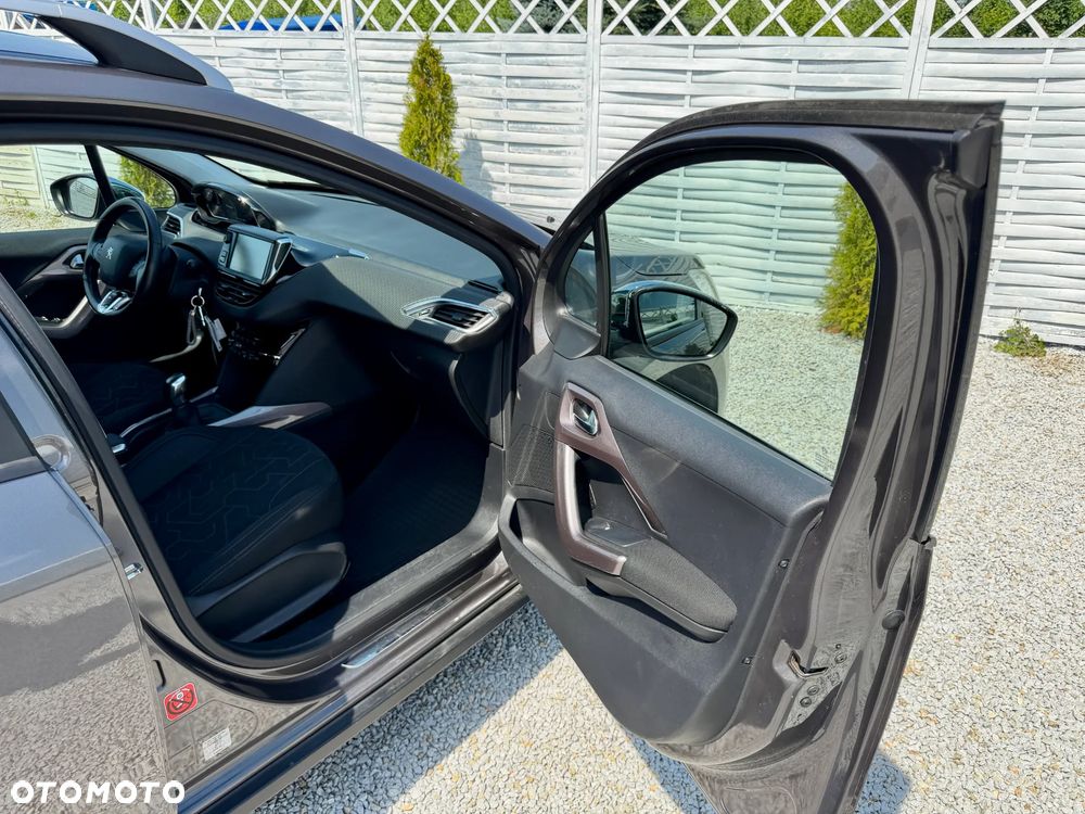 Peugeot 2008 1.2 Pure Tech Style S&S - 35