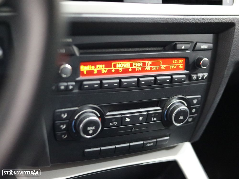 BMW 318 d Sport - 18