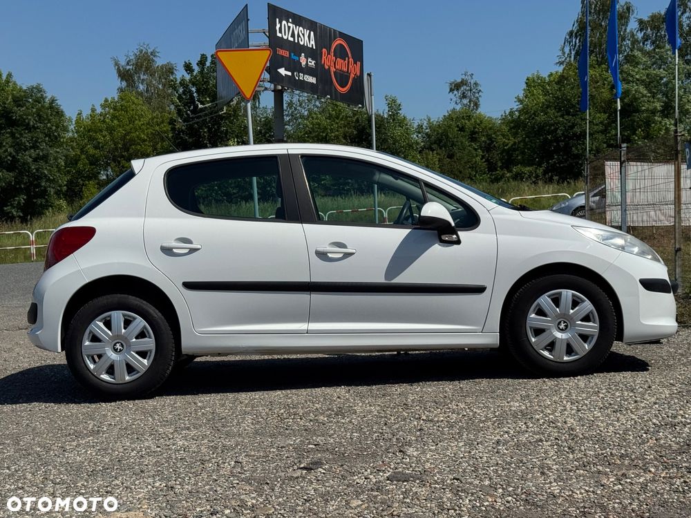 Peugeot 207 1.4 16V Trendy - 12