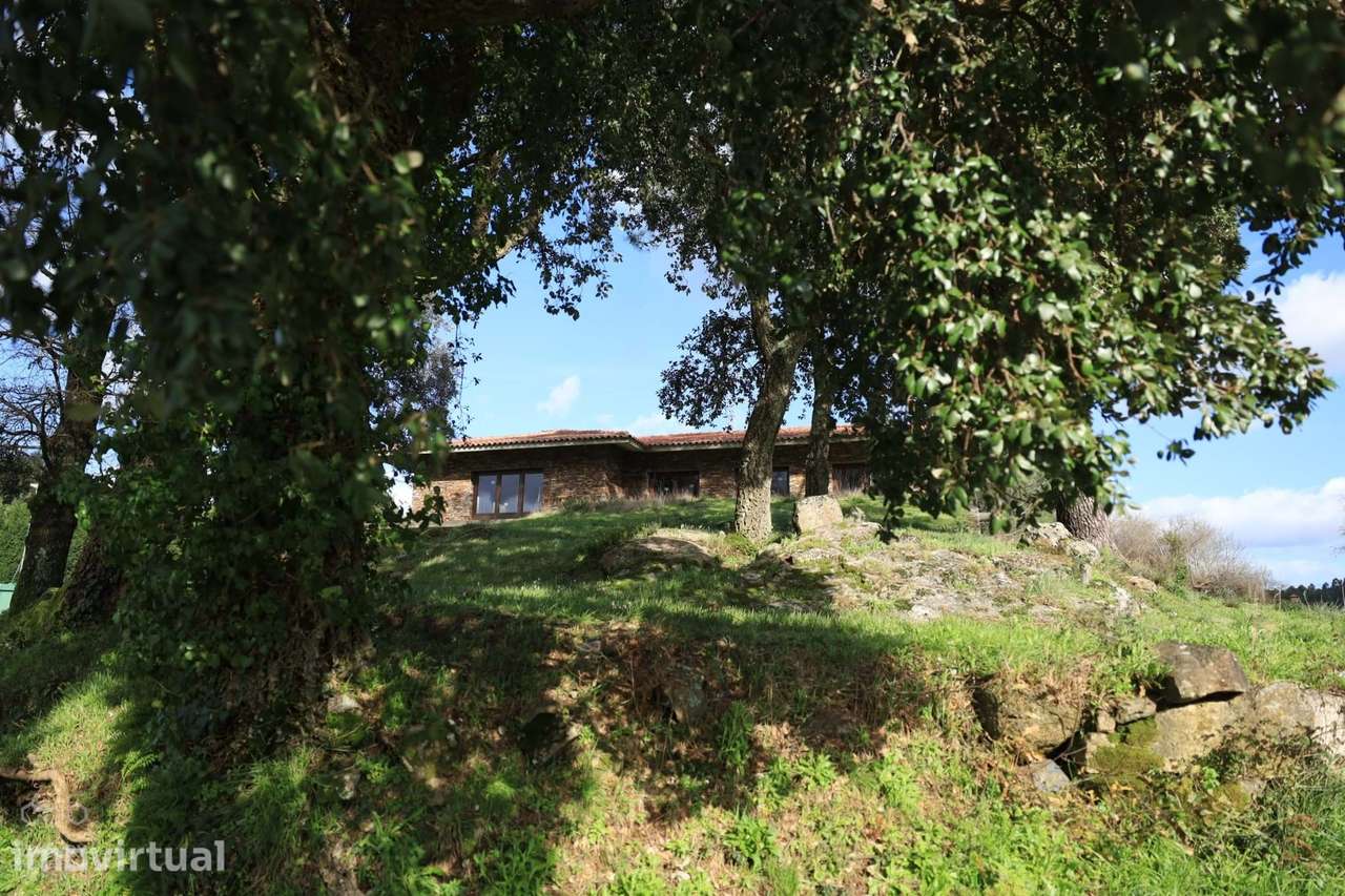 Quinta dos Moinhos - T4 de 7.100 m² de terreno em Penafiel para VENDA - Grande imagem: 2/51