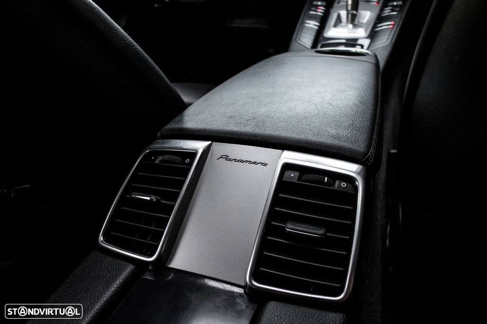 Porsche Panamera Platinum Edition - 44