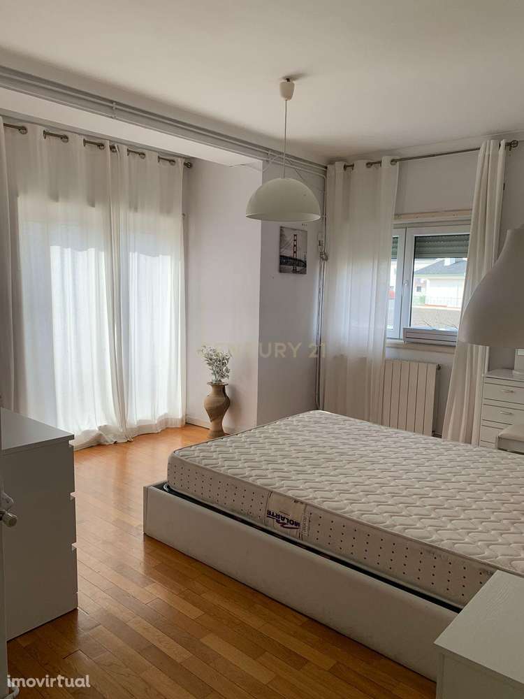 Apartamento Espaçoso em Sernancelhe com Terraço e Garagem - Grande imagem: 2/17