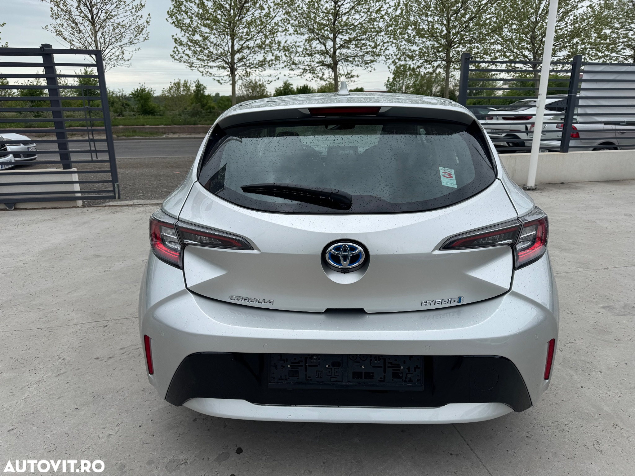 Toyota Corolla 1.8 HSD Business - 11