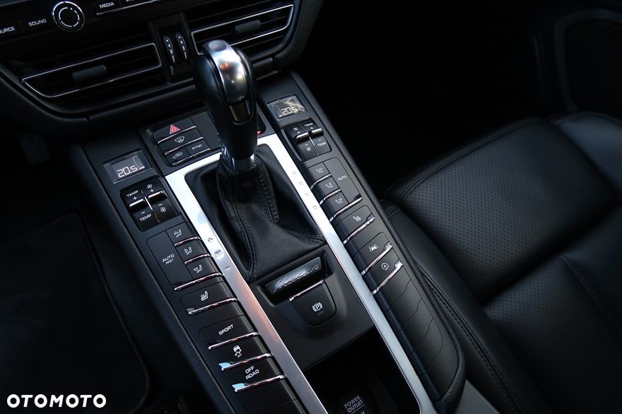 Porsche Macan Standard - 18