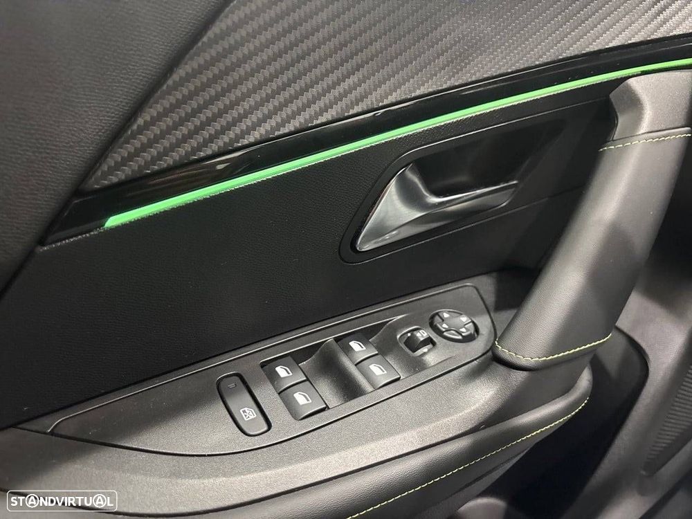 Peugeot 2008 1.2 PureTech GT EAT8 - 20