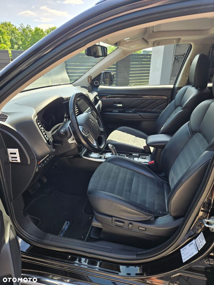 Mitsubishi Outlander Intense + - 11