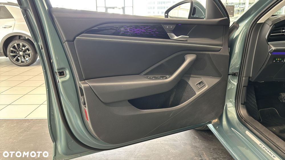 Volkswagen Passat 2.0 TDI SCR Elegance DSG - 10