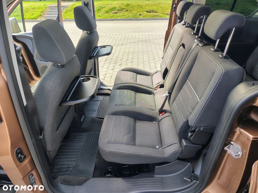 Ford Tourneo Connect Grand - 23