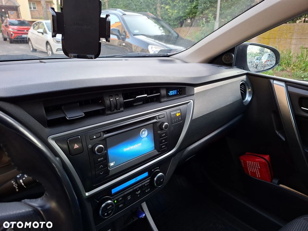 Toyota Auris 1.6 Premium - 10