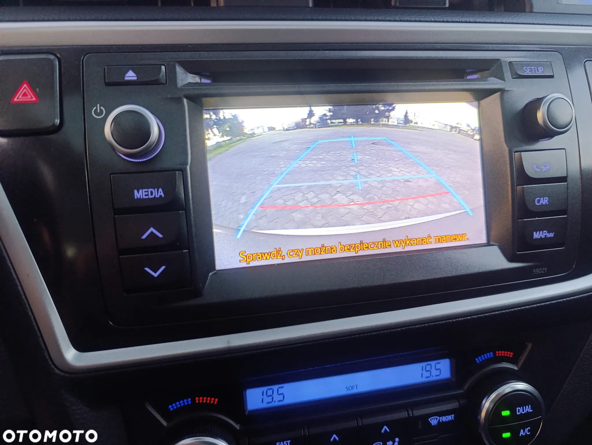 Toyota Auris 1.6 Valvematic Multidrive S Executive - 18