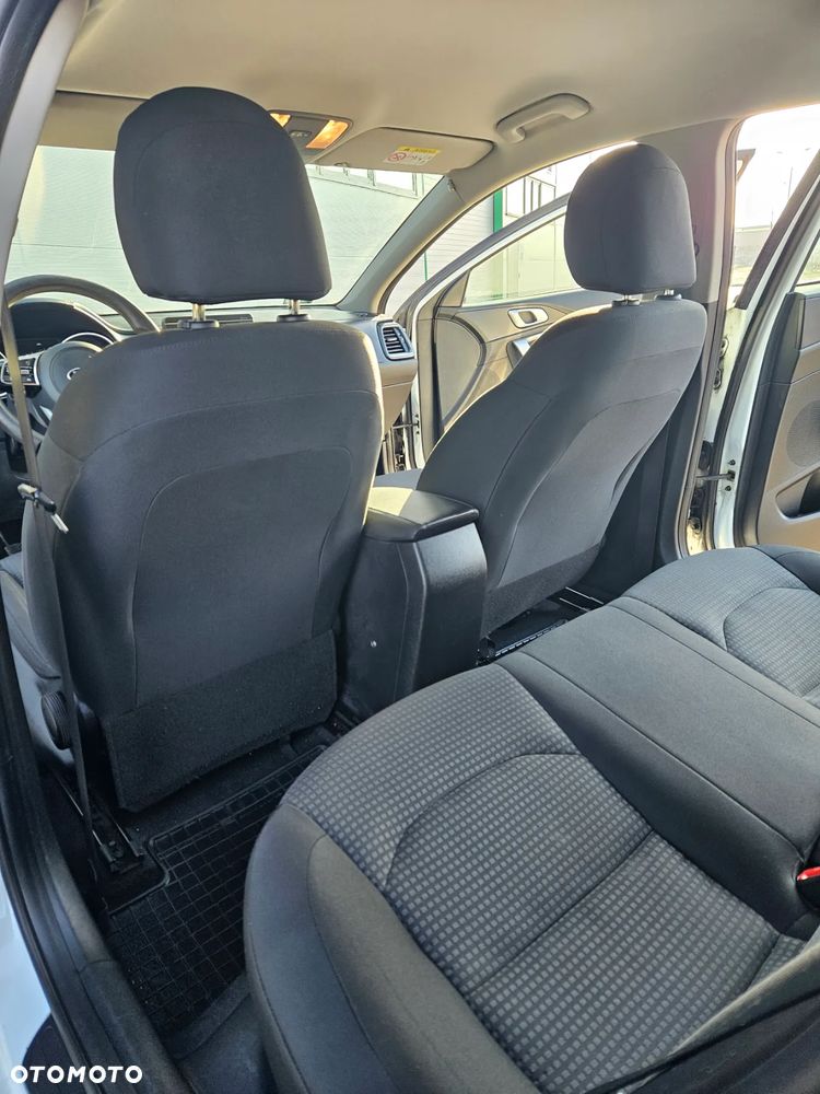 Kia Ceed - 7